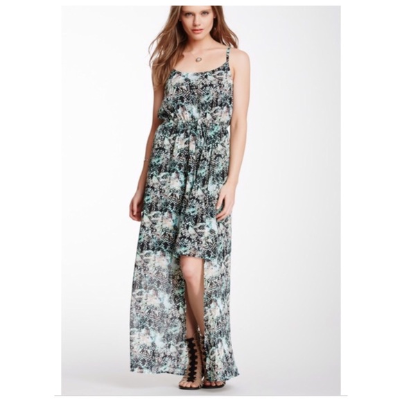 bobeau Dresses & Skirts - Bobeau snakeskin maxi dress